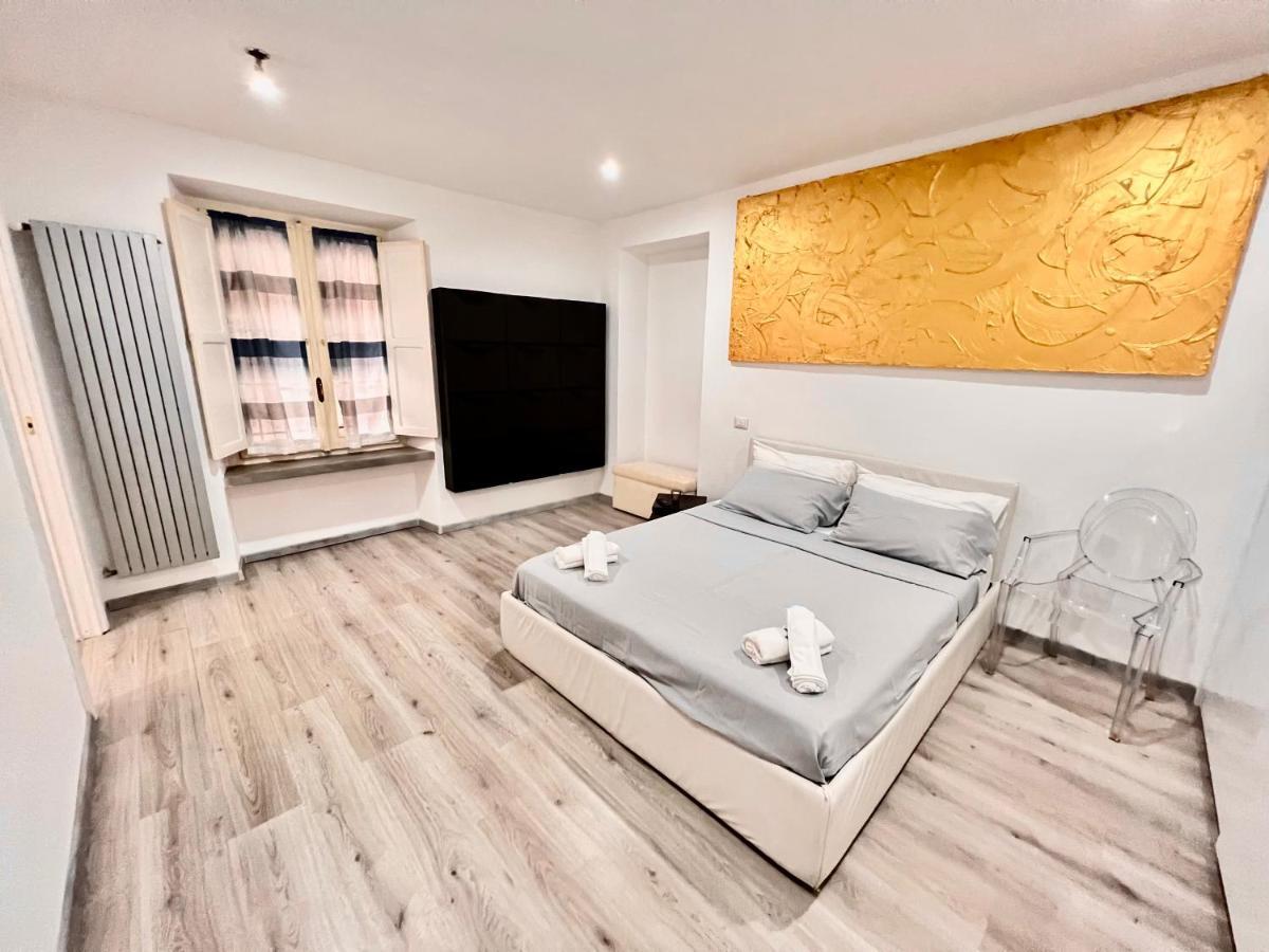 Abstract House Design Home In Center Of Turin Bagian luar foto